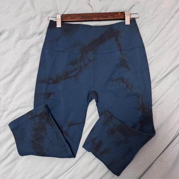 Lululemon Flow and Go Crop Leggings 3/4, Blue Tie Dye Size 10 - Picture 3 of 6